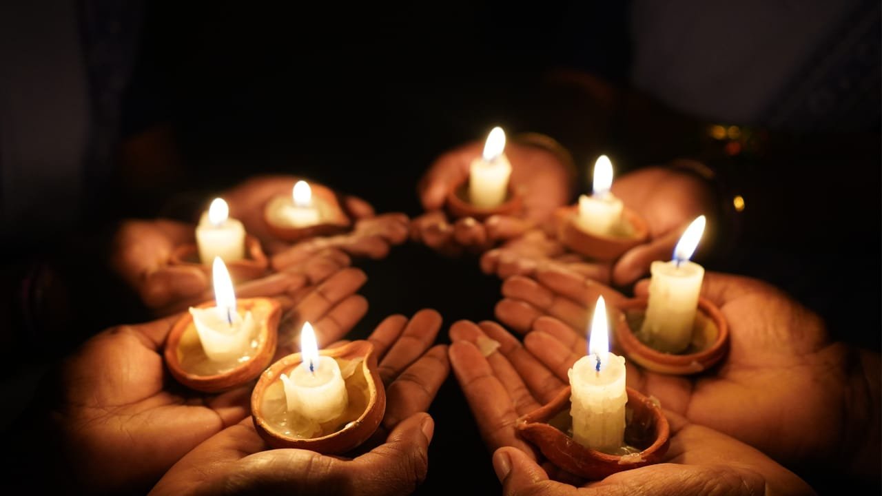 karthigai-deepam-2025-how-many-lamps-to-light