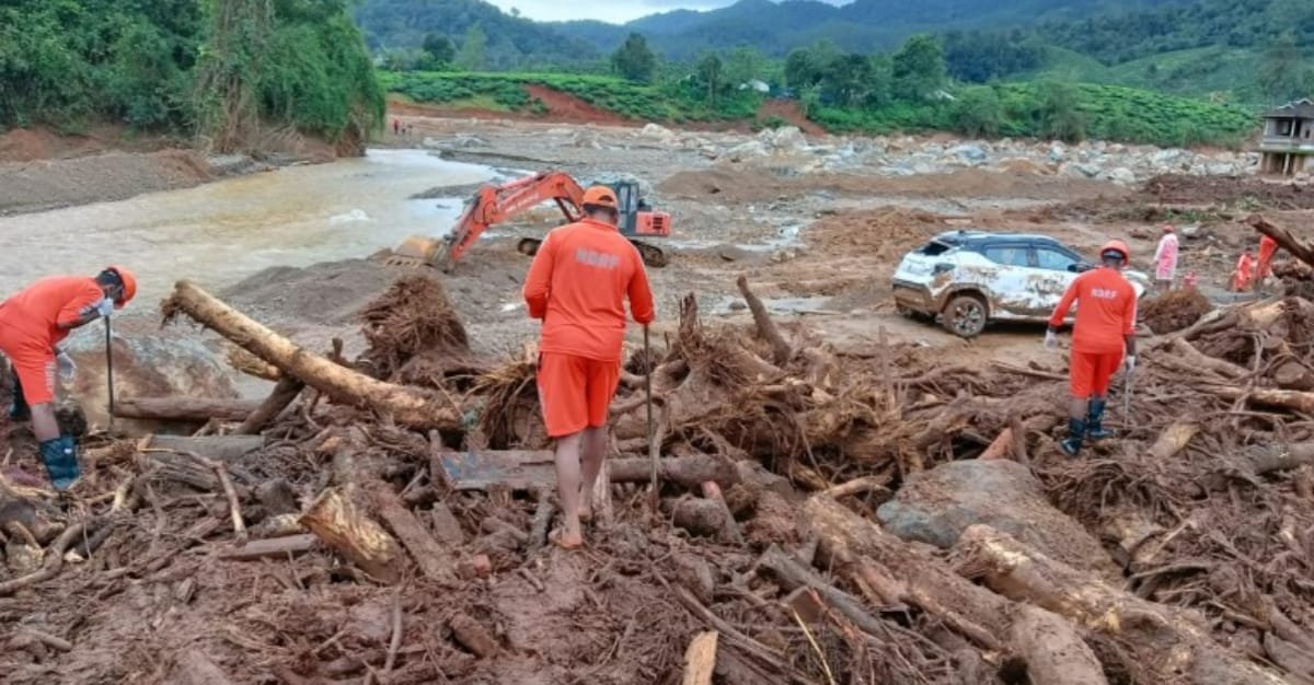 wayanad-major-landslide-kalladi-18-people-mssing-kerala-today-news